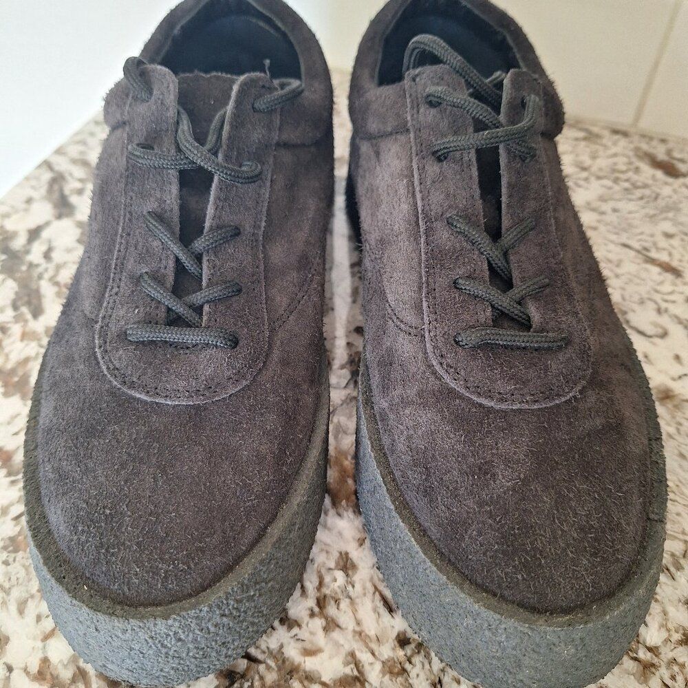 YEEZY Season 6 Sneaker Thick Shaggy Suede Graphite Crepe Tonal Sole‎  Size 39